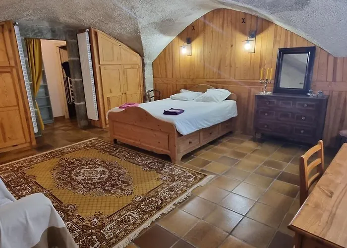 Maison au Loup - Superbe ancien hotel particulier du XVIe siècle au cœur de la vieille ville du Puy